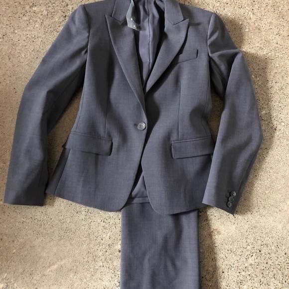 ❌SOLD❌Theory Wool Blazer and Skirt Set - Picture 12 of 15